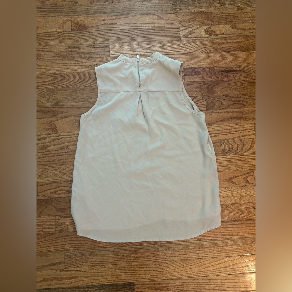 Forever 21 Tan Sleeveless Blouse | Size Medium | Lightweight & Versatile - Picture 3 of 3